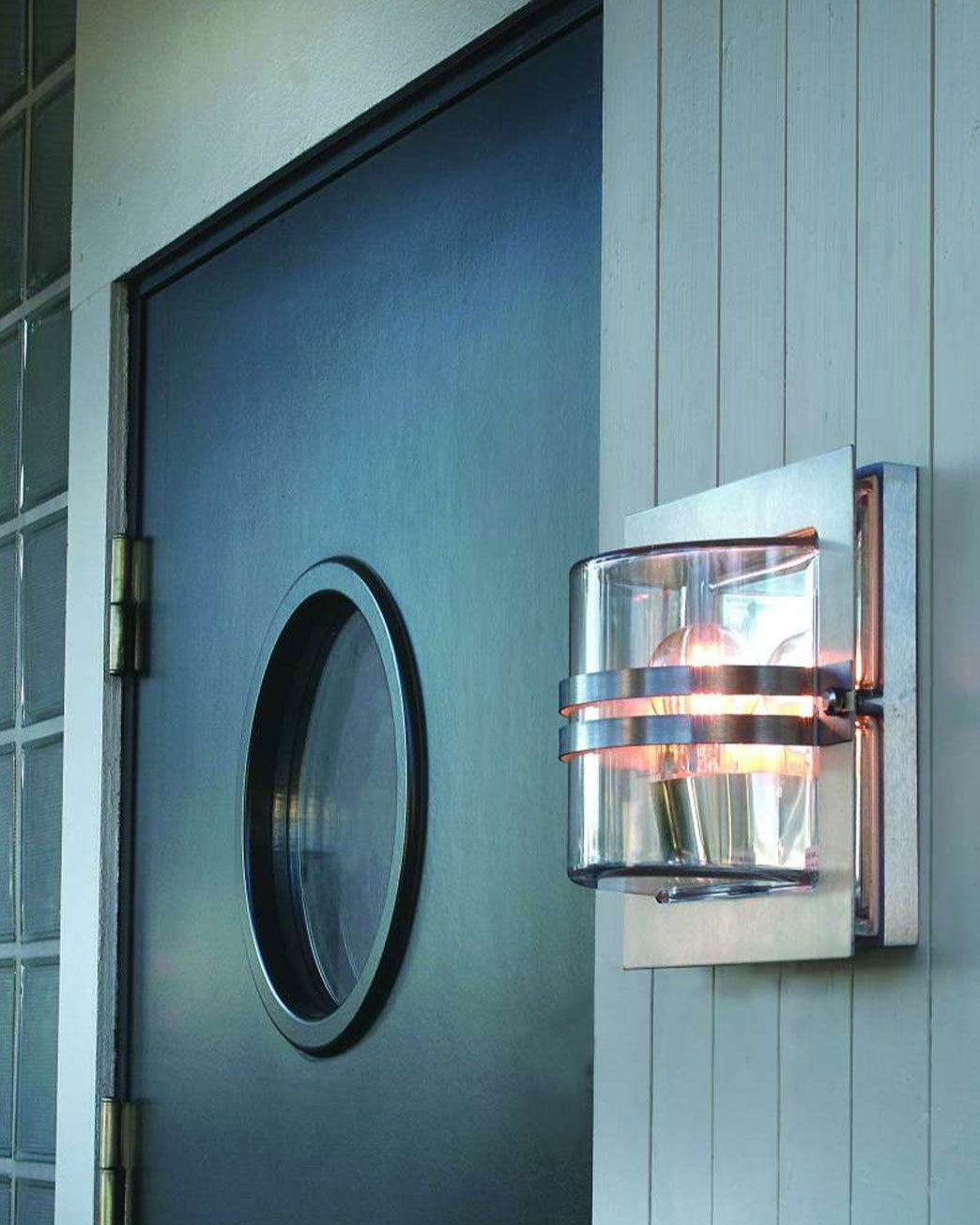 Bern 650 utendørs vegglampe