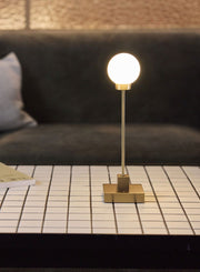 Snowball portable bordlampe