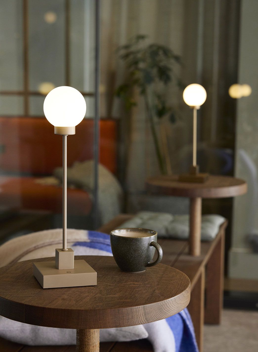 Snowball portable bordlampe