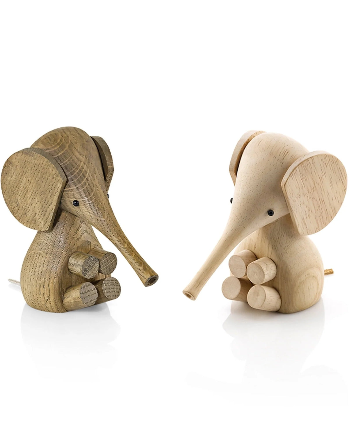Baby Elephant elefantfigur i gummitre og Baby Elephant elefantfigur i røkt eik, 11 cm, fra Lucie Kaas
